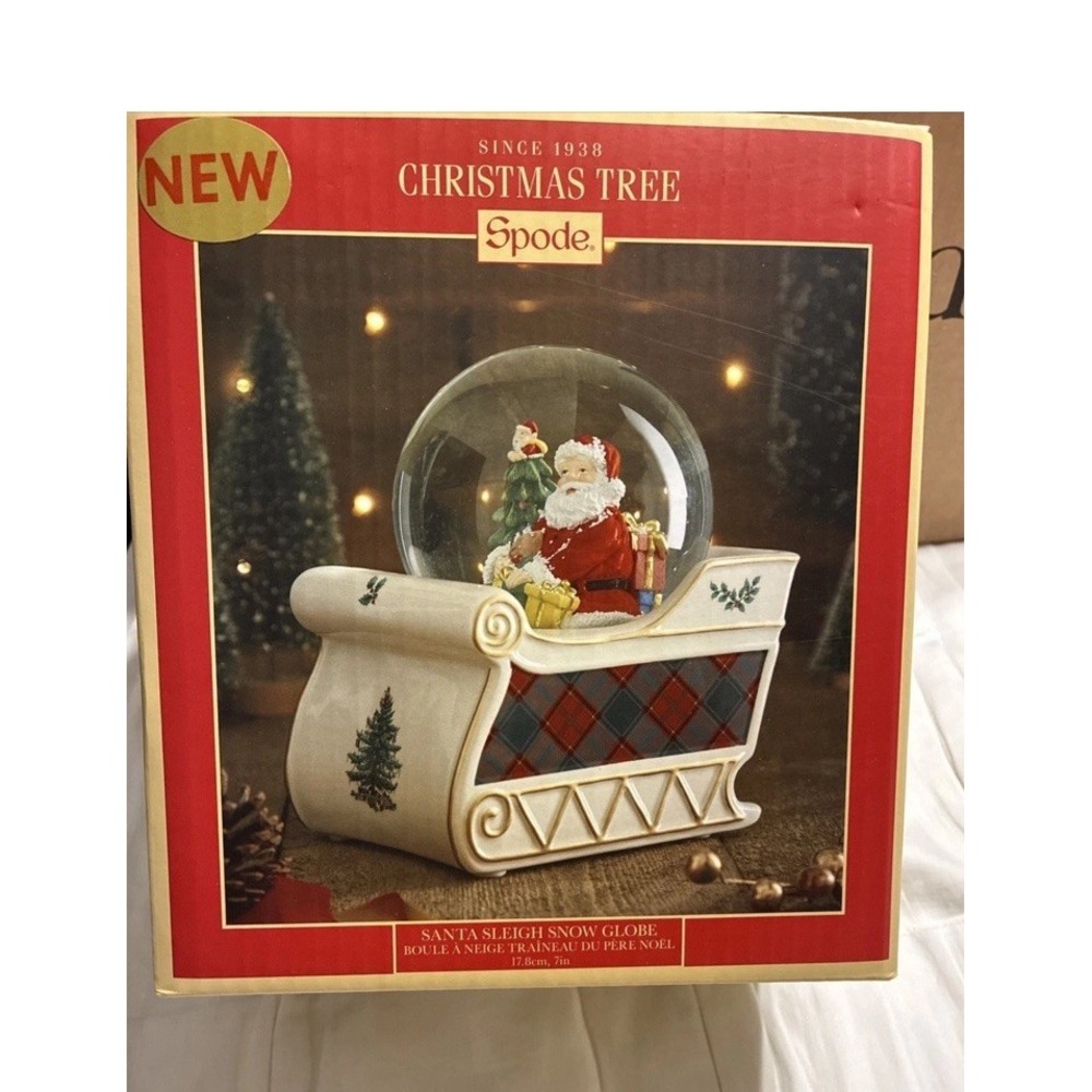 Spode Santa Sleigh Snow Globe Light Up Christmas Decor Holiday Table Top Glass